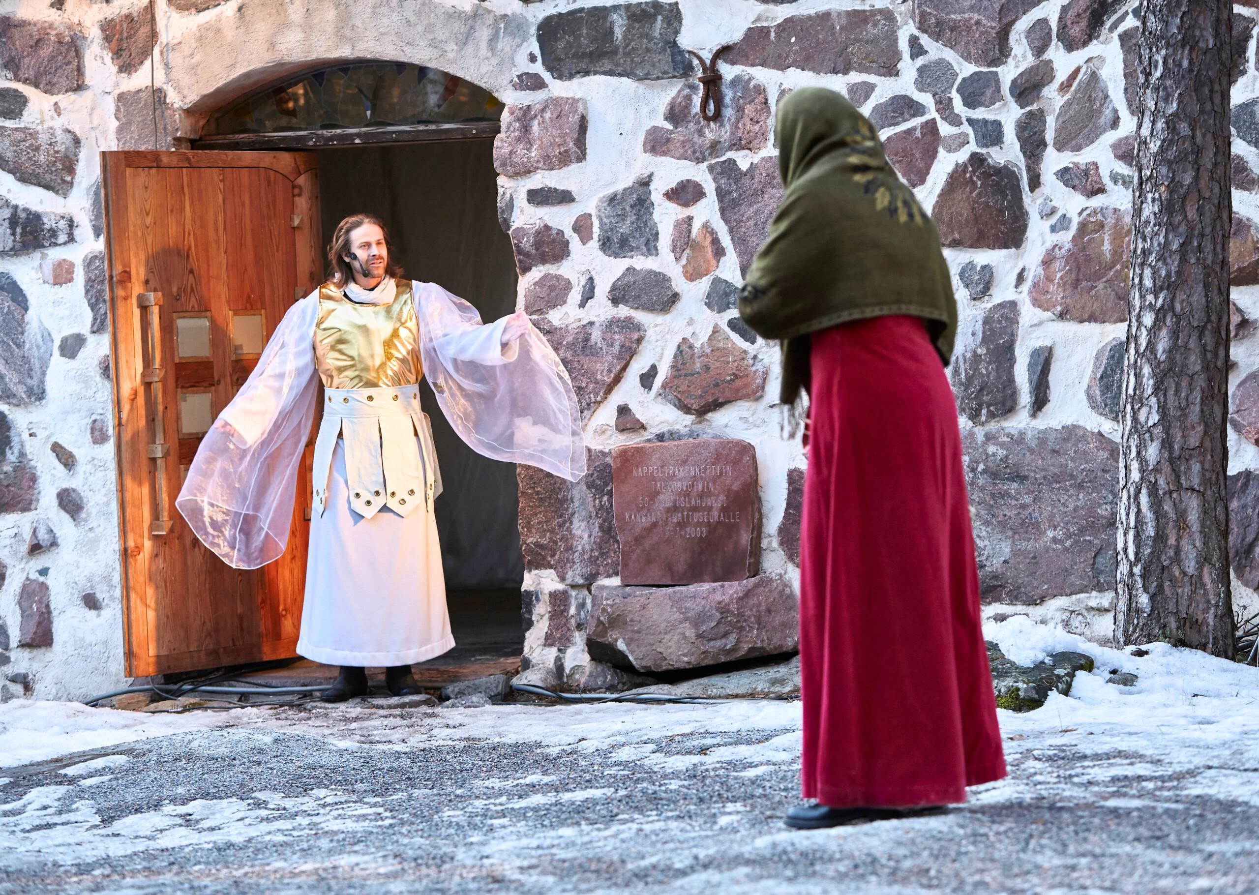 Pääsiäinen, enkeli, R-kylä